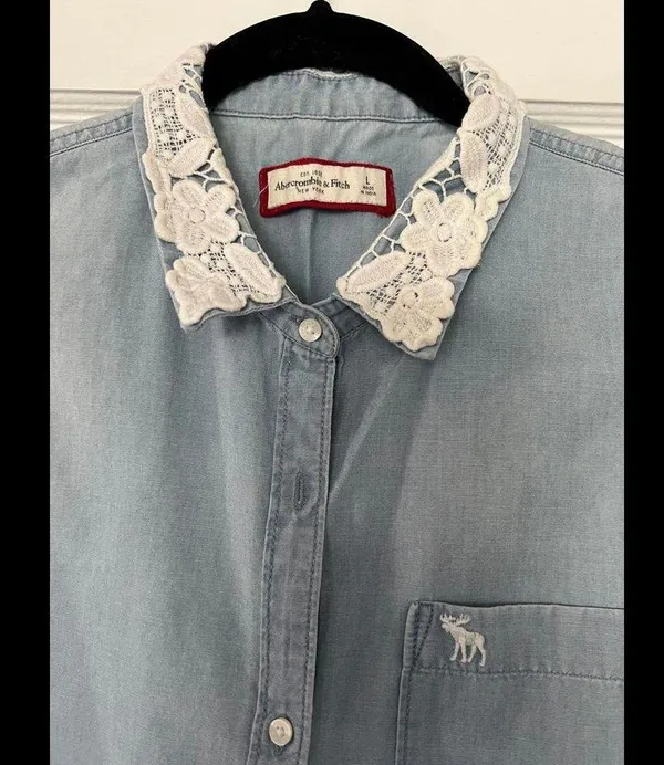 Abercrombie & Fitch Denim Shirt with Lace Collar size Large - Image 2
