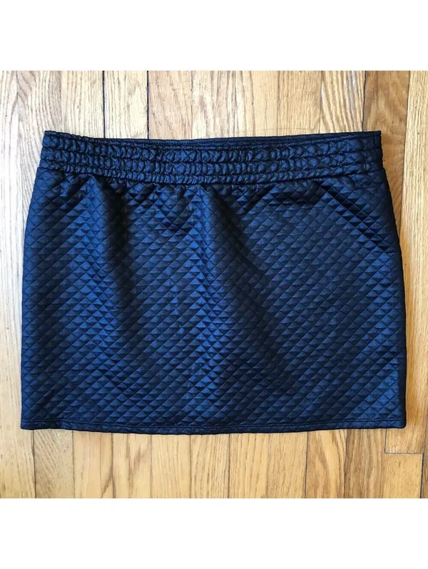 Fabletics EUC Women's Fabletics Manila Coated Black Quilted Mini Skirt Size L - Image 7
