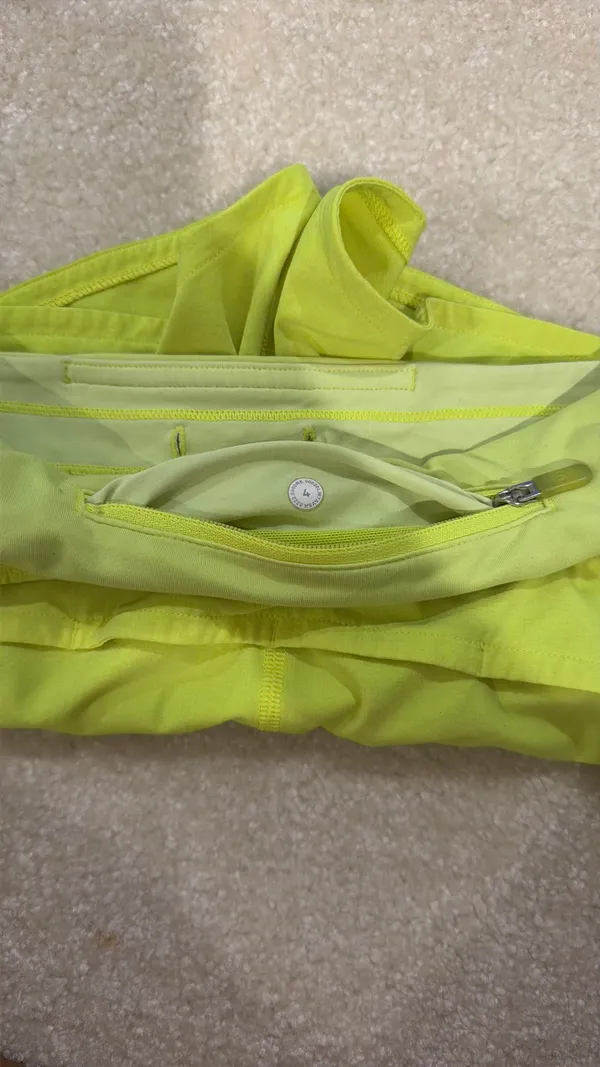 Lululemon Speed Up Shorts 2.5" - Image 3