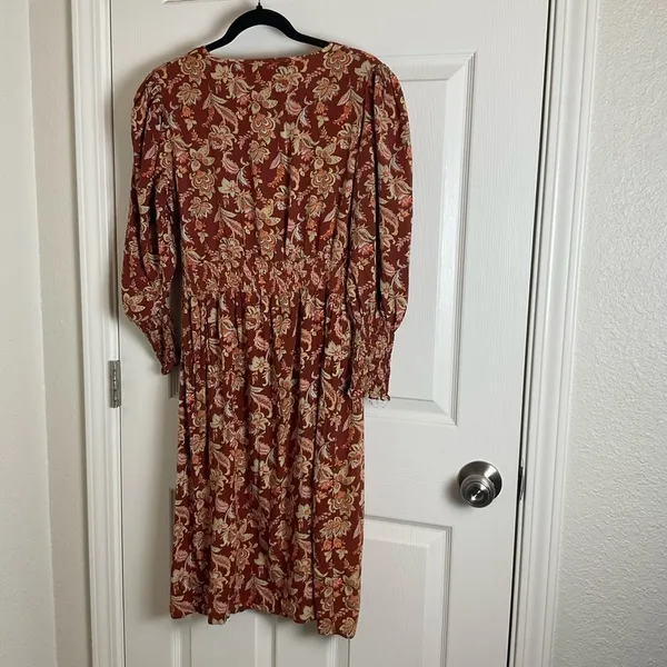 Lark + Grey women’s Floral V-Neck Dress size large - Image 9