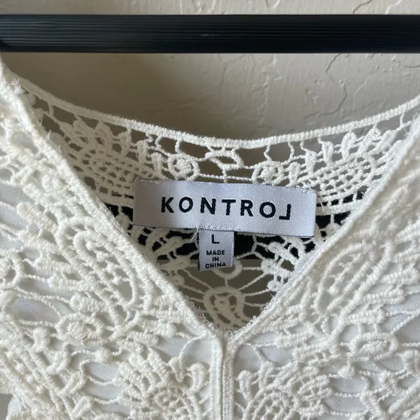 Kontrol White Lace Yoke Sleeveless Tank Top - Image 3