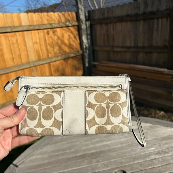 COACH Light Khaki & Chalk White‎ Signature Slim ZIPPY Wristlet Wallet - Image 4