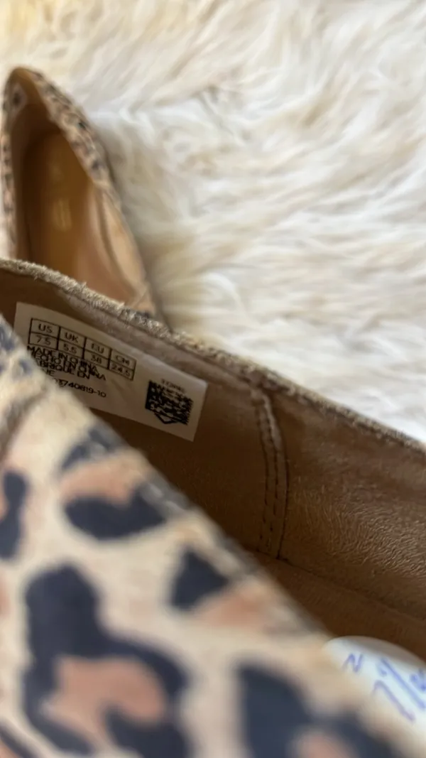 TOMS women's Leopard Print Julie Flat - Image 4
