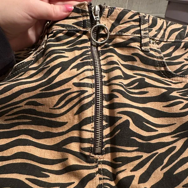 Denim&Co Tan and Black Animal Print Skirt Zebra Tiger - Image 4