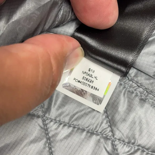 The North Face ThermoBall Puffer Vest Womens Medium Gray Quilted Zip Insulated - Image 10