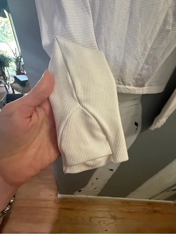 Lululemon Lightweight White Long Sleeve running Top - Image 4