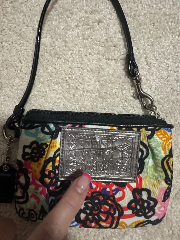 Coach Poppy Floral Graffiti wristlet - Image 2