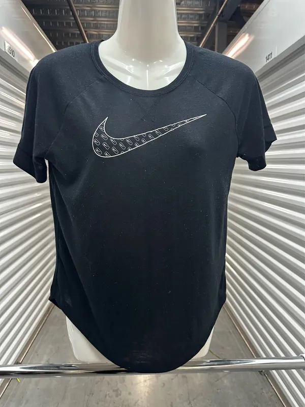 Dry fit Nike top - Image 2