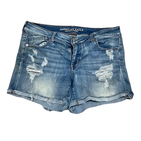 American Eagle Women's Midi Jean Shorts Blue Distressed Size 16 - Image 3