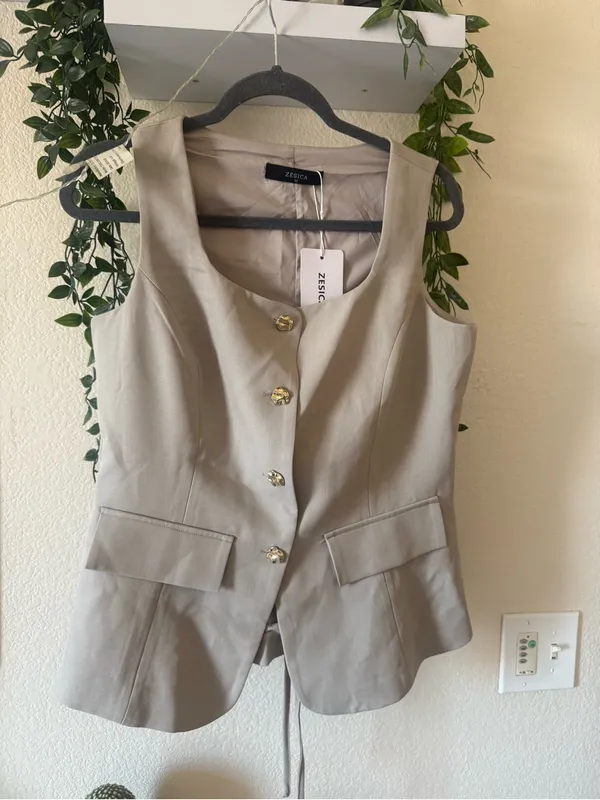 Amazon ZESICA NWT Women's Summer Business Casual Sleeveless Blazer Vest - Image 2