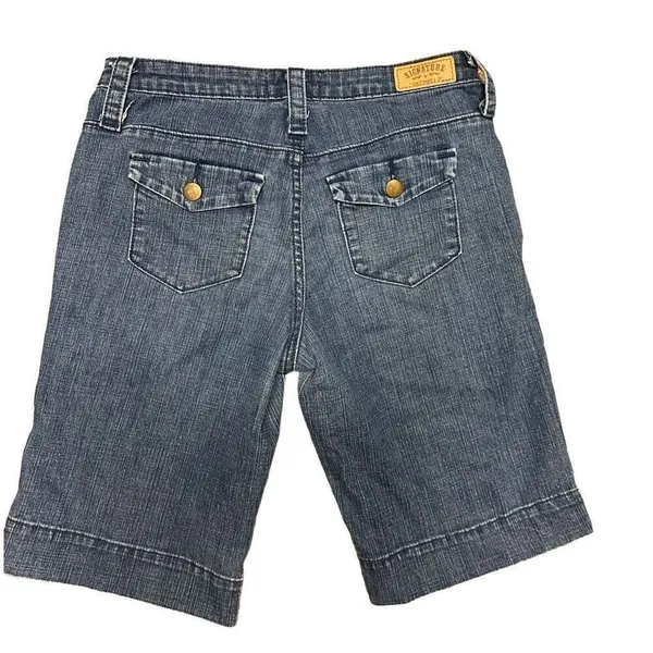 Vintage Levi's signature 10" inseam dark‎ wash mid rise jean shorts sz 6 - Image 2
