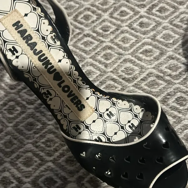 Harajuku 5" Heels Heart Stamped Size 6‎ - Image 6