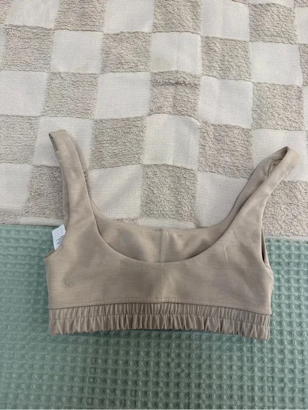 lululemon‎ Softstreme Scoop-Neck Bra in Mojave Tan size 4 - Image 3
