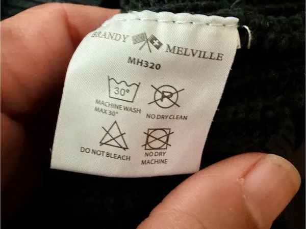 Brandy Melville Dark Green Ribbed Crewneck Sweater - Image 3
