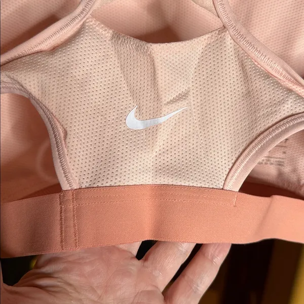 Nike Women's Swoosh Classic Support Sports Bra Peach & White Size Medium - Image 7