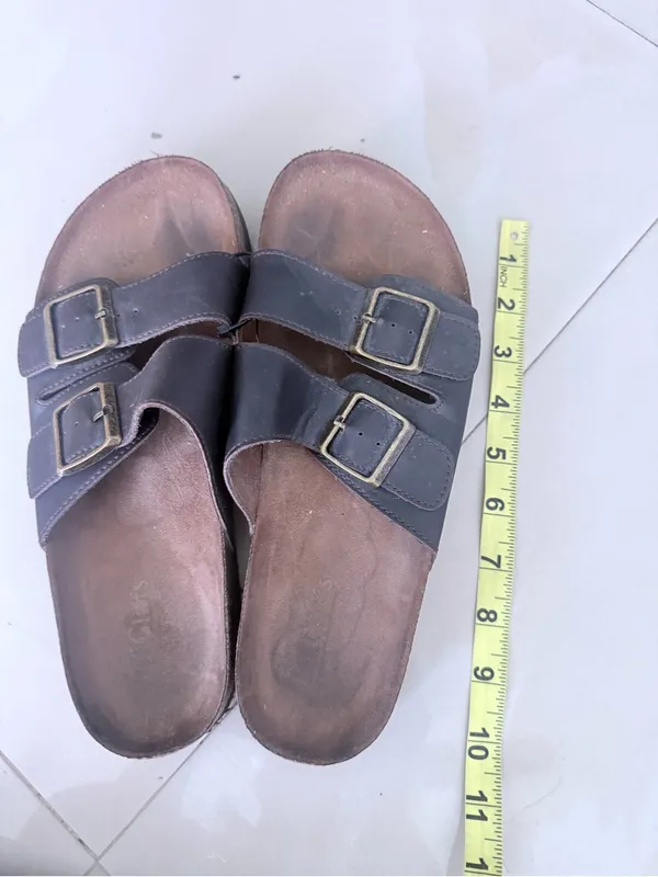 Cliffs by WHITE MOUNTAIN Women's Brown Double-Buckle Slide Sandals - Image 7