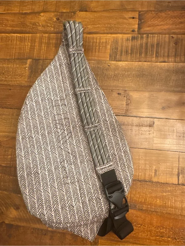 KAVU
 Chevron Sling Jacket - Image 4