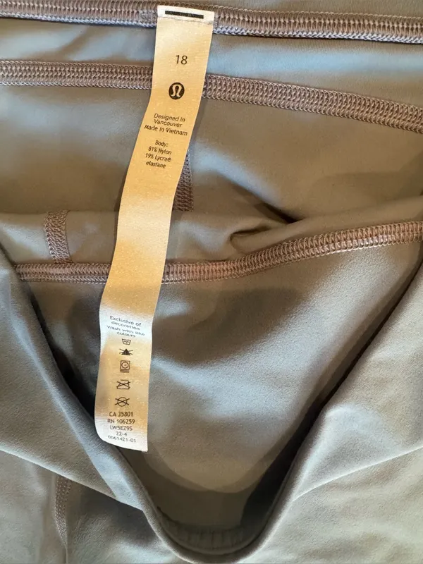 Lululemon Groove Nulu High‑Rise Flared Pant Regular – Size 18 - Image 4