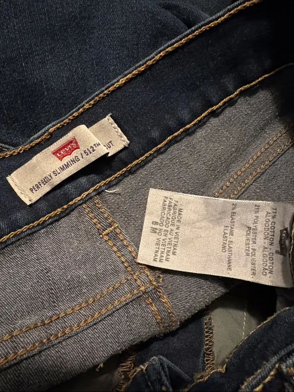 Levi's Size 6 Bootcut 512 Perfectly Slimming Straight Leg Jeans - Image 3