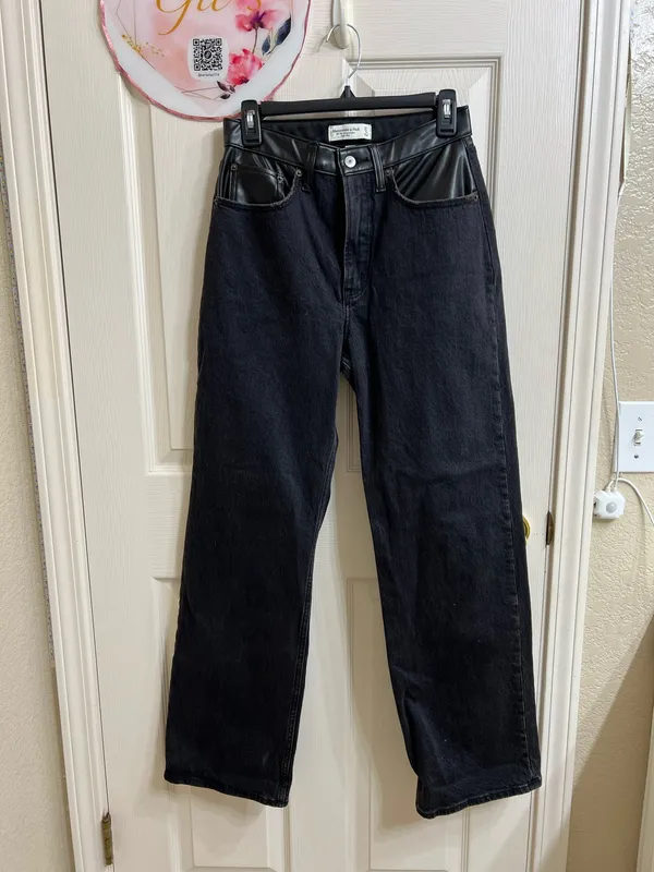Abercrombie & fitch Mixed Fabric High Rise 90s Relaxed Jean size 27 - Image 2