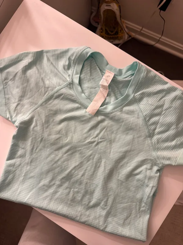 Lululemon Swiftly Tech Short Sleeve 2.0 - Image 2