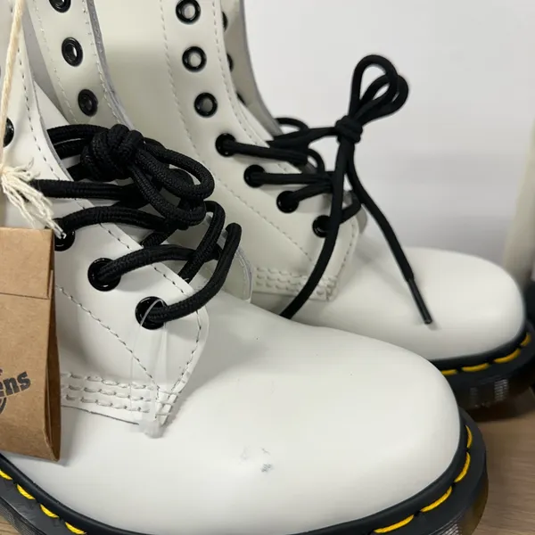 Dr. Martens 1460 Smooth - White - Unisex - Image 8