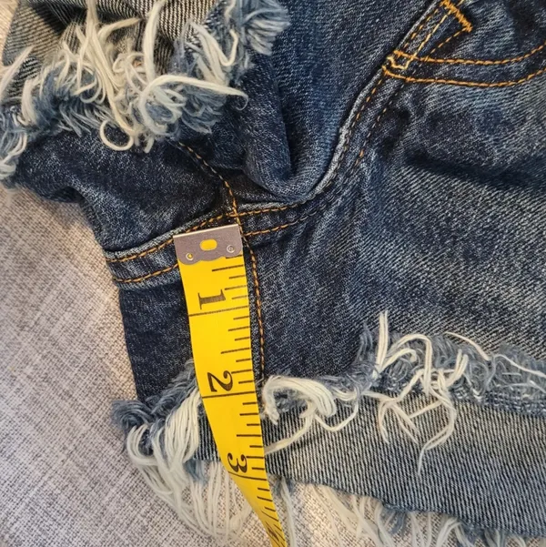 Levi’s 501 Shorts - Image 6
