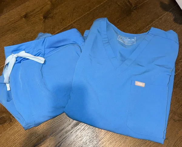 FIGS Capri Blue Scrub Set - Image 3