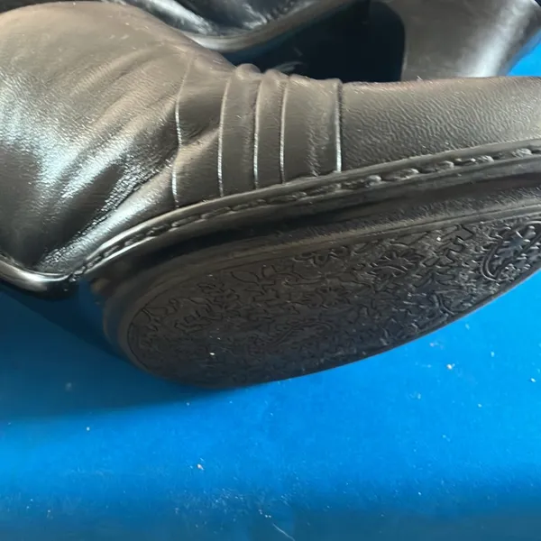 FINAL MARKDOWN Women's Black Leather Shoes 9 - Image 6