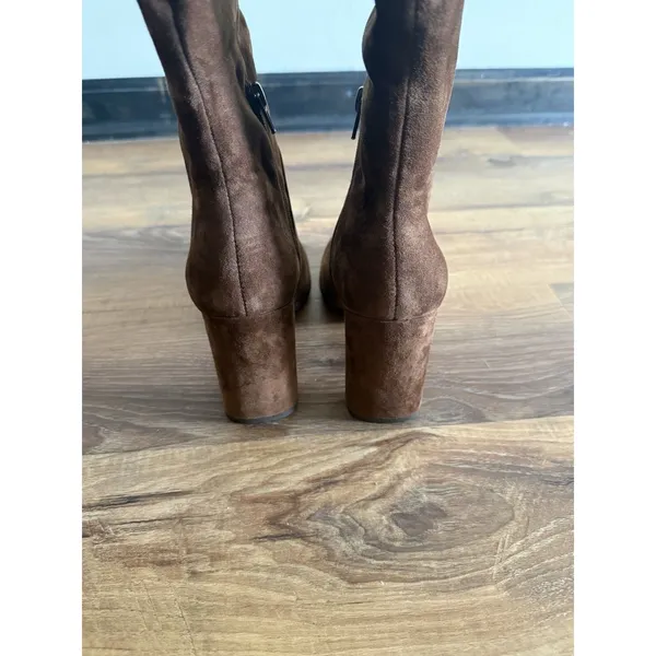 Chelsea & Violet Tall Knee Carmel Suede Boot Side Zip Block Heel Brown 8 M NEW - Image 4