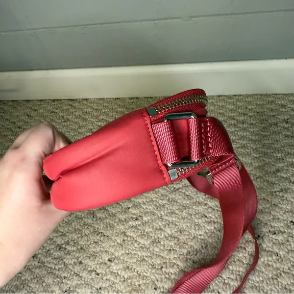 Lululemon Wunder Puff Crossbody Camera Bag 2L in Vintage Rose Crossbody Purse - Image 11