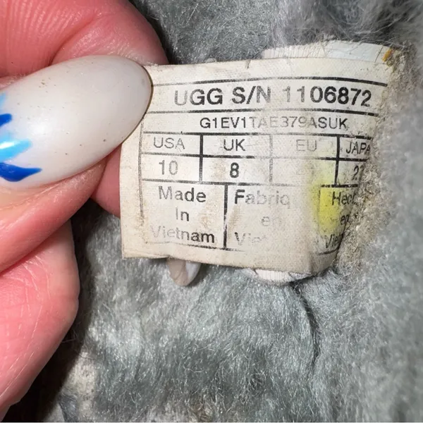 UGG Gray Sheepskin Women's Slippers - Image 4
