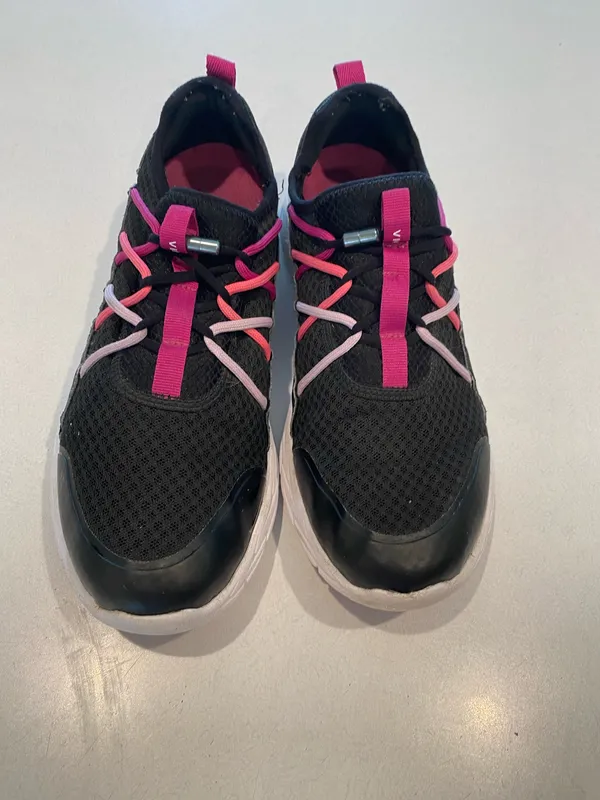 Women’s Vionic Zeliya Black Sneakers Size 11 - Image 7