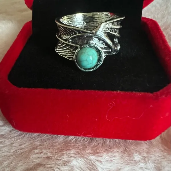 Gorgeous Silver Simulated Turquoise Ring Size 7 - Image 2