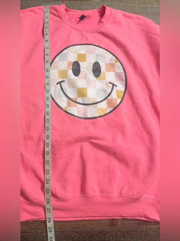 Gildan Pink Crewneck Sweatshirt with Smiley Graphic - Image 7