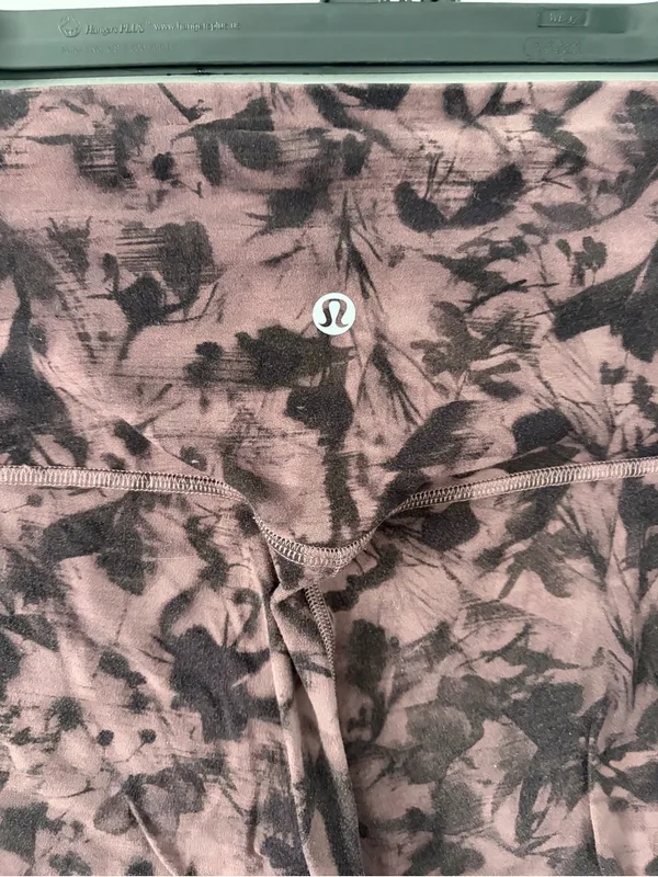 Lululemon Align High Rise 21in Cropped Leggings Mini Dusk Floral Antique Black 8 - Image 3