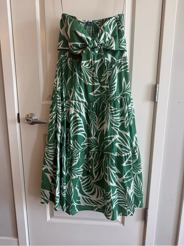 Strapless Green Tropical-Print Midi Dress with Front Tie - Image 2
