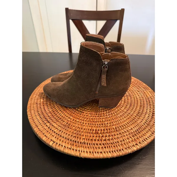 Frye & Co Womens Brown Suede Ankle Boots Pointed Toe Side Zip Block Heel Size 8M - Image 2