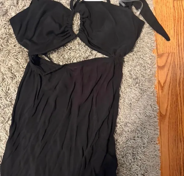 Boutique Cut-Out Black Maxi Dress - Image 4