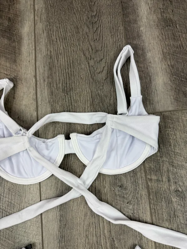 ONEONE White Bikini Set - Image 8