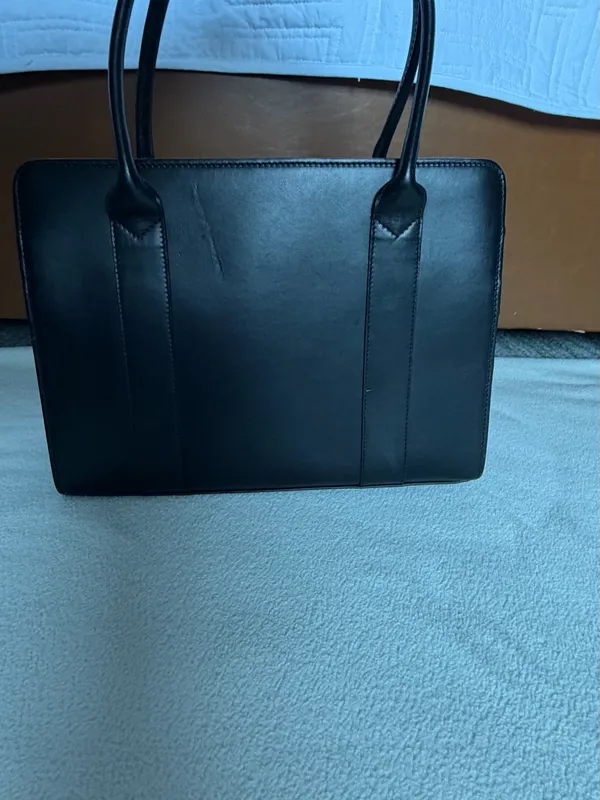 Authentic Gucci Vintage Black Leather Structured Top Handle Bag - Image 7