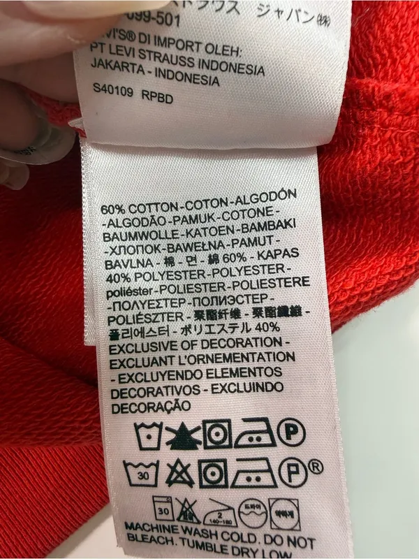 Levi's Red Crewneck Sweatshirt - Image 9