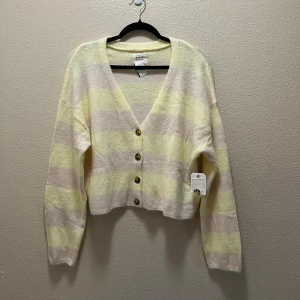 Billabong White Cap Short N Sweet Cropped Cardigan Sweater Size Medium - Image 4