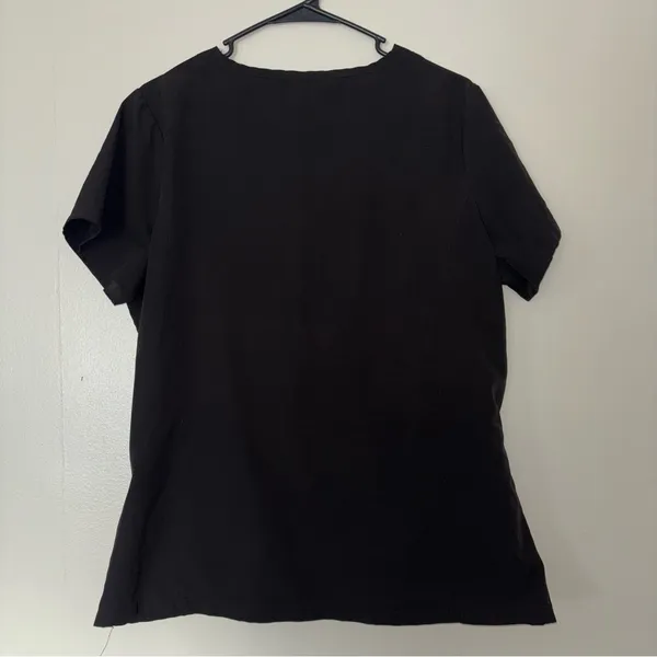 Black V - Image 4
