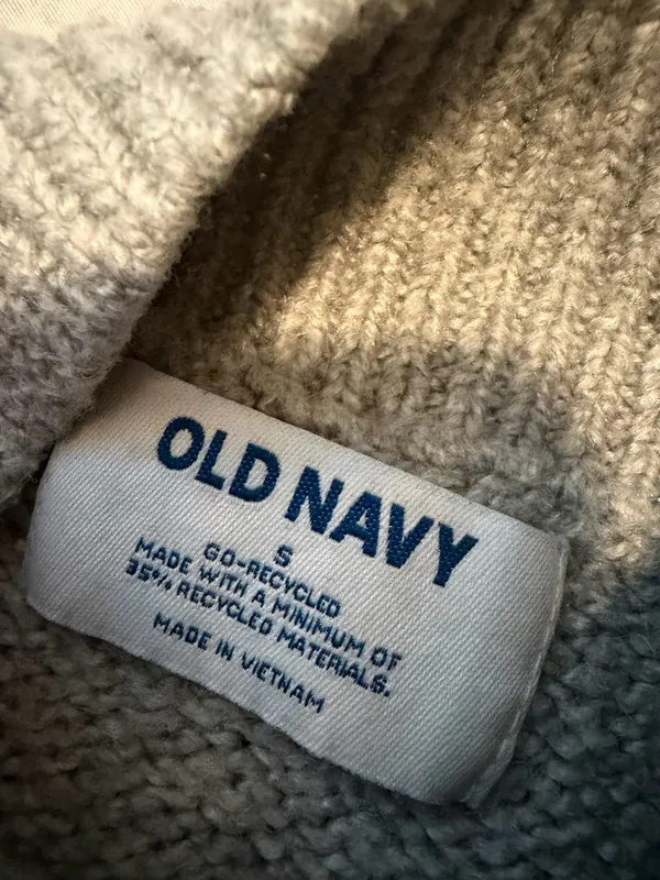 old navy gray sweater  - Image 7