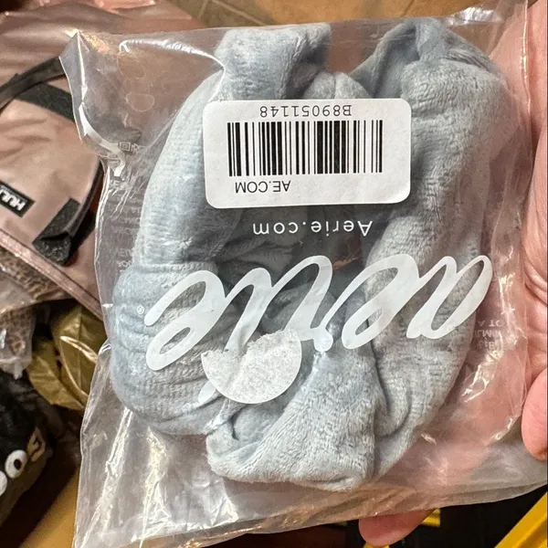 NWT NIP Aerie Soft Gray Velvet Knotted Headband One Size - Image 7