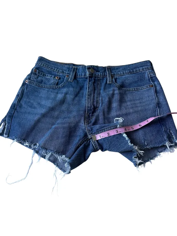 Levi’s classic high-rise denim cutoff shorts - Image 3
