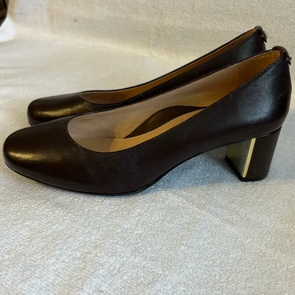 Nurture brya Size 7 1/2Brown leather Used A lil faded from the heels In pic - Image 2