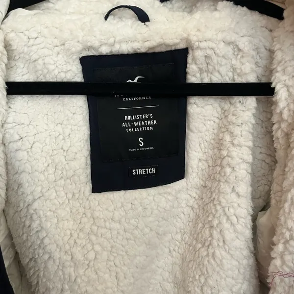 Hollister Navy fur lined coat.‎ Size S - Image 4