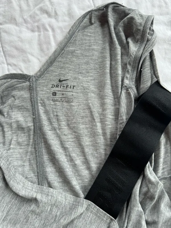 Nike Dri-Fit Tank Top Medium - Image 6